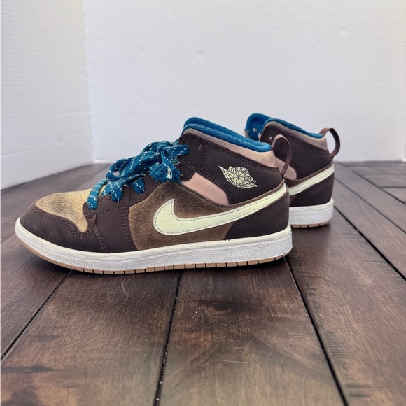 Nike GS Air Jordan 1 Mid SE Cacao Wow Ale Brown / Green 2.5 Youth EUC DZ6338-200 - Picture 3 of 8